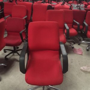 Thanh lý ghế trưởng phòng nhập khẩu lưng trung giá thanh lý 400k
