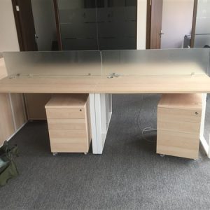thanh lý bàn nhân viên chân sắt vuông 1,2x1,2m có thể ngồi 4 người mới 98%