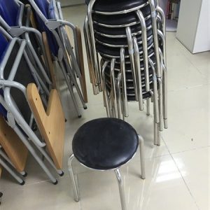 Thanh lý ghế đôn khung inox đệm da mới 99%