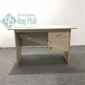 Thanh lý bàn văn phòng 0.6 x 1.2m có hộc khóa (BCG600)