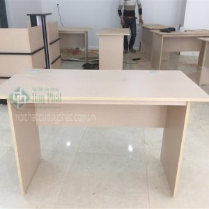 Thanh lý bàn làm việc nhân viên 1.2 x 0.6m không hộc mới 100% (BCG400)