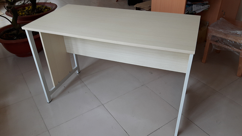 Việc lựa chọn bàn văn phòng phù cũng vô cùng quan trọng