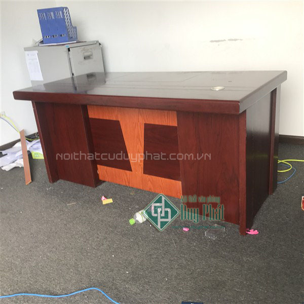 Thanh lý 1 bàn giám đốc 80x1m6 Hoà Phát mới 90% Thanh lý 1 bàn giám đốc 80x1m6 Hoà Phát mới 90%1