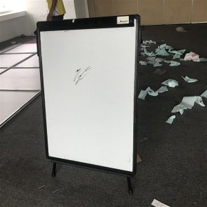 thanh lý bảng dựng viết bút dạ kt cao 1m2 rộng 80cm mới 98%