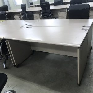 thanh lý 6 bàn nhân viên fami 70x1m2 không hộc