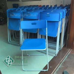 thanh lý 100 ghế gấp nhựa xuân hoà khung sơn tĩnh điện mới 95%