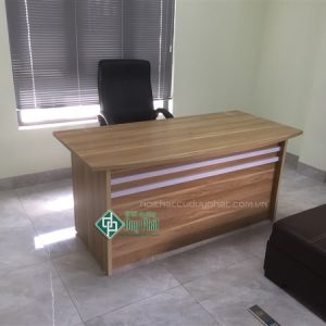 Thanh lý bàn giám đốc 80x1m6 không hộc màu ngọc lan (BGD1300)