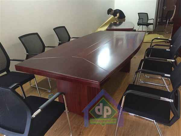Ưu điểm vượt trội của bàn gỗ Melamine