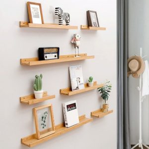 Kệ gỗ treo tường trang trí phòng khách hiện đại